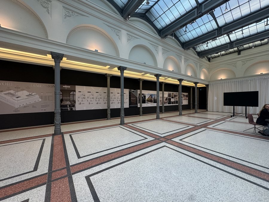 Ausstellungsmöbel für die Materialmuster im Showroom